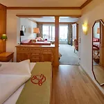 فندق Lumberger Hof 4*